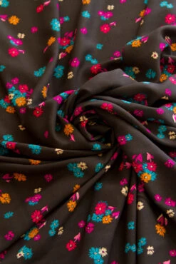 *REMNANT 139cm* Art Gallery Fabrics, Oeko-Tex, Dreamlike Daisies, RAYON 6 *REMNANT 139cm* Art Gallery Fabrics, Oeko-Tex, Dreamlike Daisies, RAYON -Tailor Supplies Sales 2024 6592 2