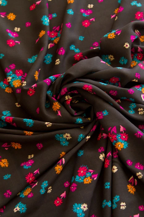 *REMNANT 139cm* Art Gallery Fabrics, Oeko-Tex, Dreamlike Daisies, RAYON 3 *REMNANT 139cm* Art Gallery Fabrics, Oeko-Tex, Dreamlike Daisies, RAYON - Image 3