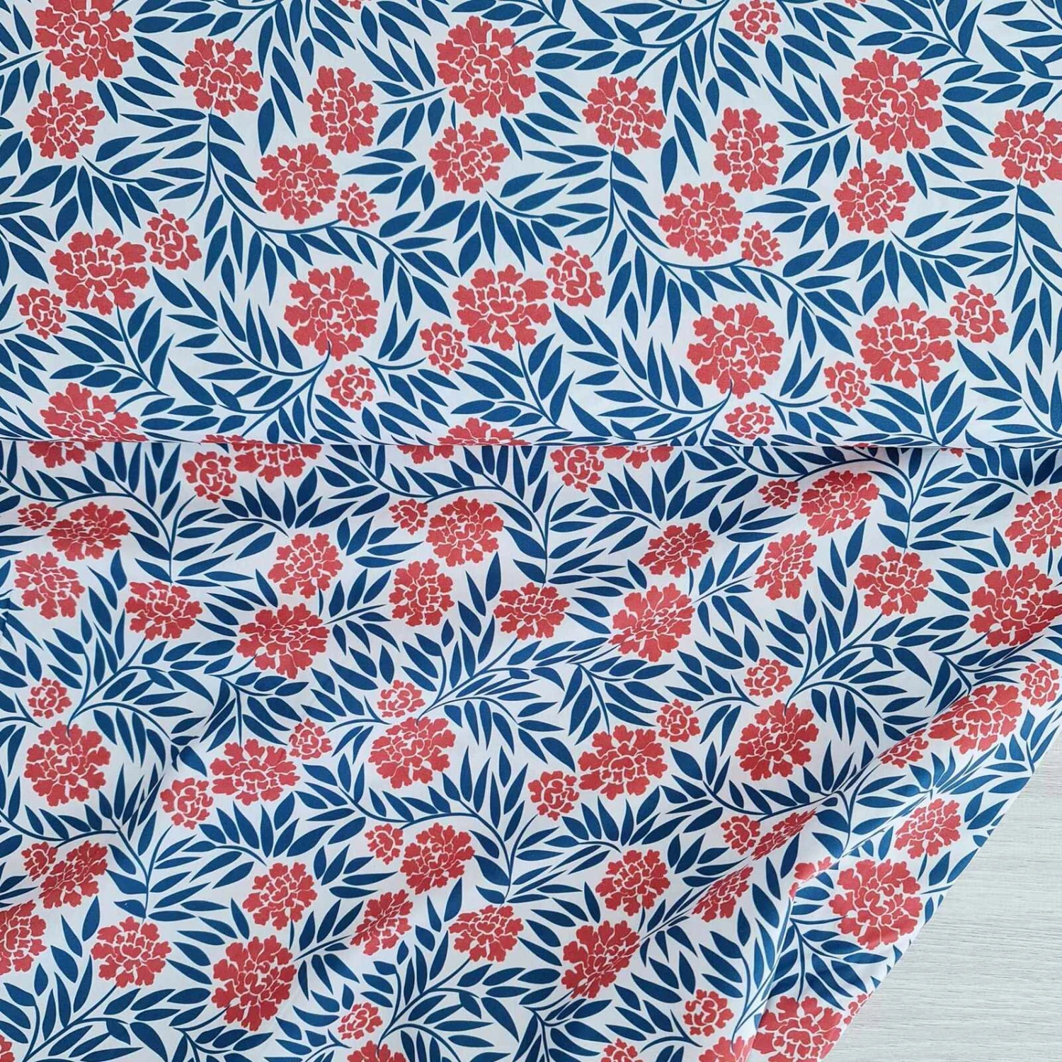 European Lightweight Woven Cotton, Oeko-Tex, Flowers Red Blue 1 European Lightweight Woven Cotton, Oeko-Tex, Flowers Red Blue
