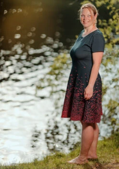 European Cotton Elastane Jersey, Oeko Tex, Water Reflections Raspberry Dark Navy -Tailor Supplies Sales 2024 8171 4