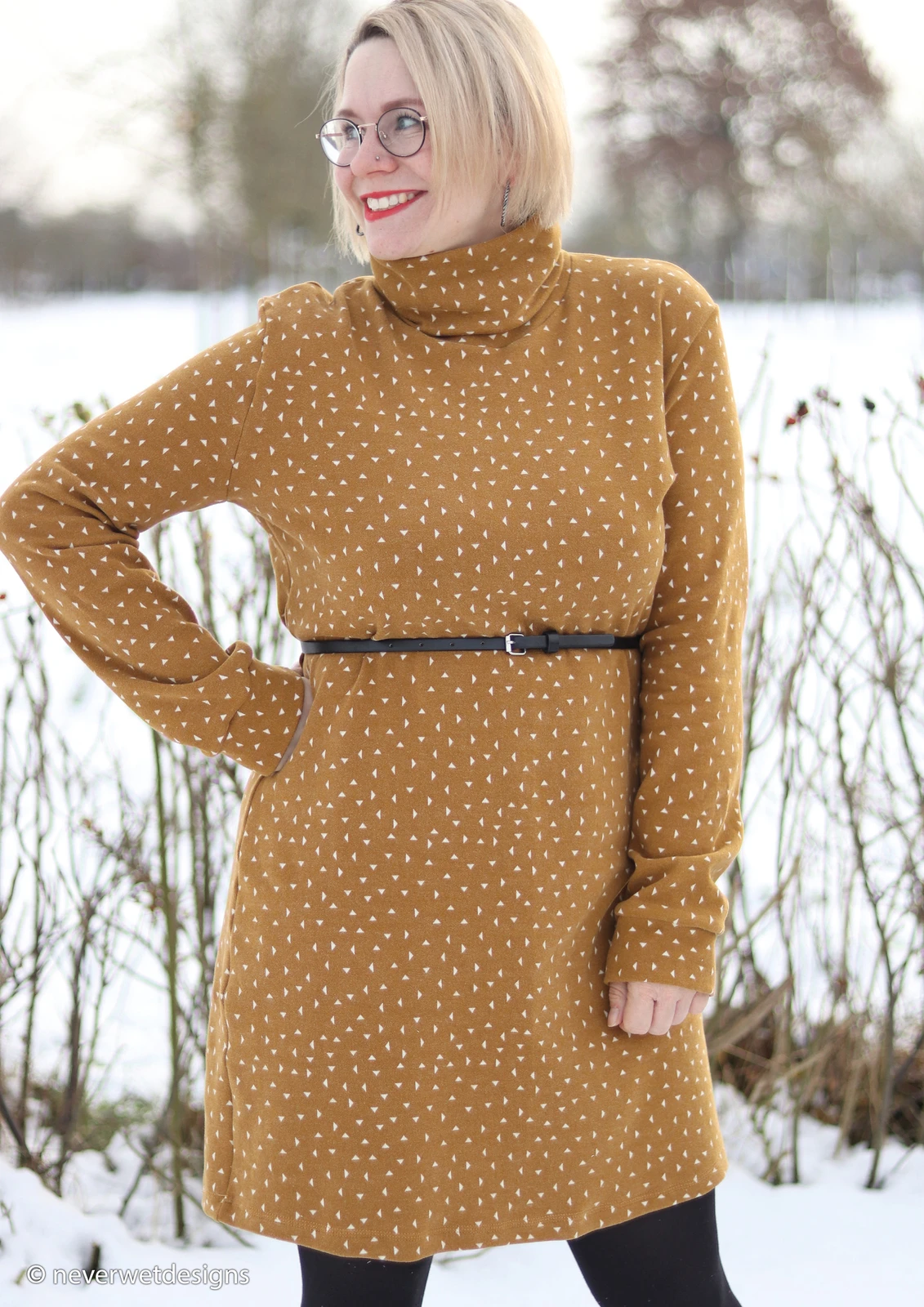 European Jacquard Knit, Oeko-Tex, Triangles Vintage Blush 5 European Jacquard Knit, Oeko-Tex, Triangles Vintage Blush - Image 5