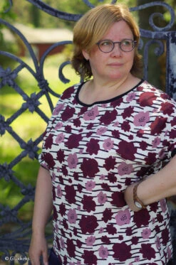 European Cotton Elastane Jersey, Oeko-Tex, Field Of Flowers Burgundy Rose -Tailor Supplies Sales 2024 8804 7