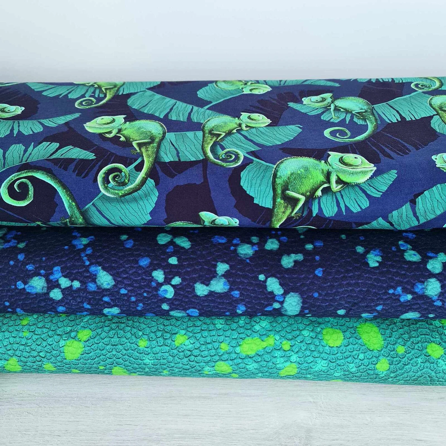 European Cotton Elastane Jersey, Oeko Tex, Chameleon Skin Dark Blue 2 European Cotton Elastane Jersey, Oeko Tex, Chameleon Skin Dark Blue - Image 2