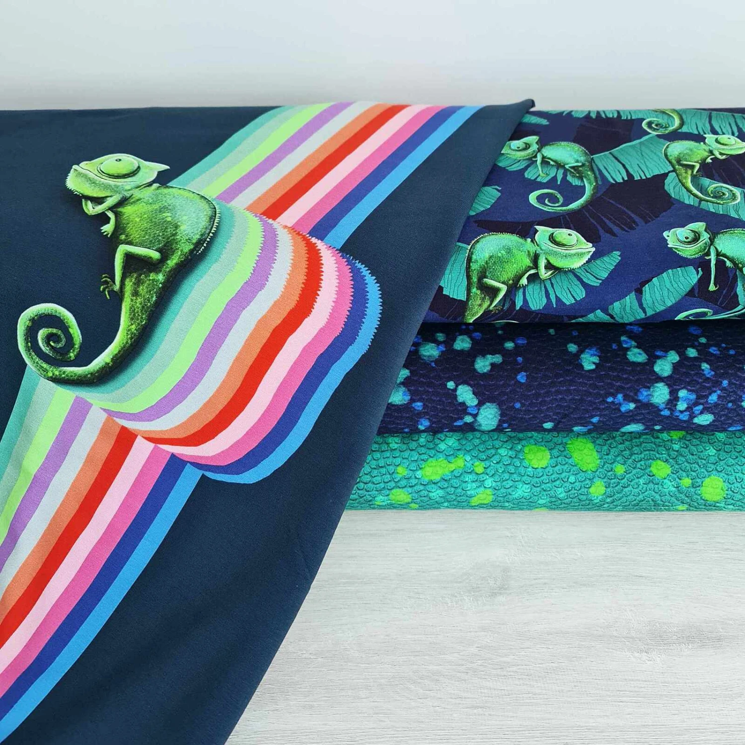 European Cotton Elastane Jersey, Oeko Tex, Chameleon Skin Dark Blue 4 European Cotton Elastane Jersey, Oeko Tex, Chameleon Skin Dark Blue - Image 4